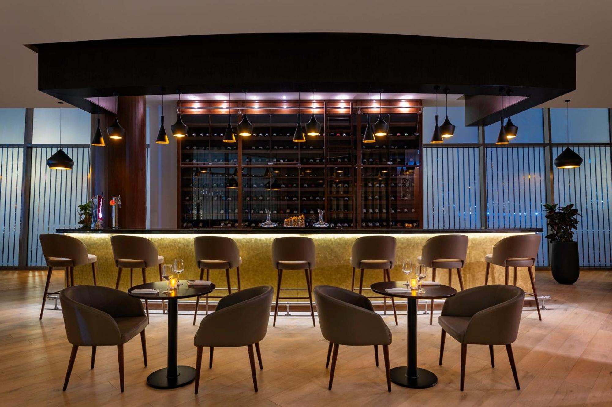 Le Meridien City Center Doha Exterior photo