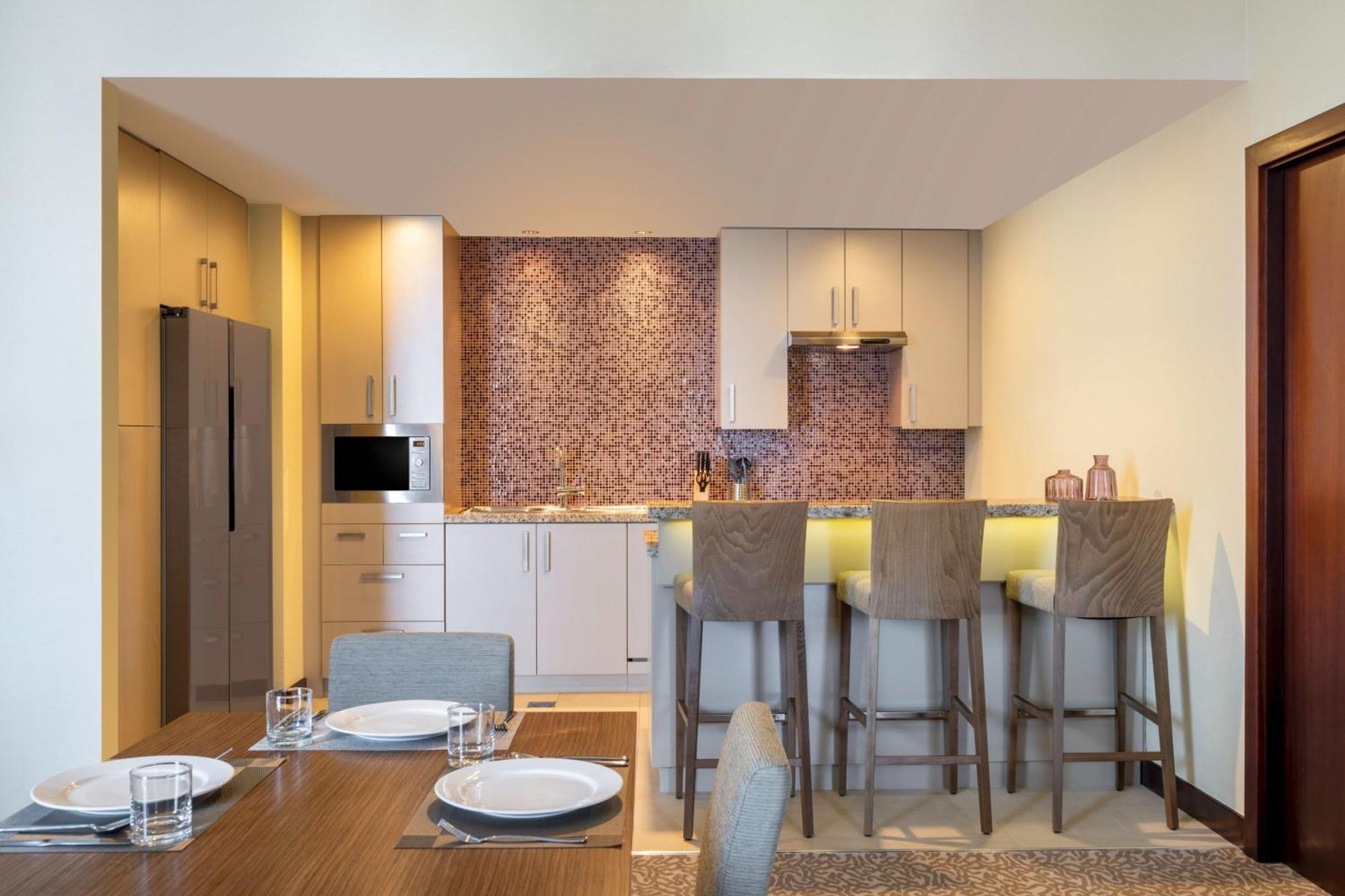 Le Meridien City Center Doha Exterior photo