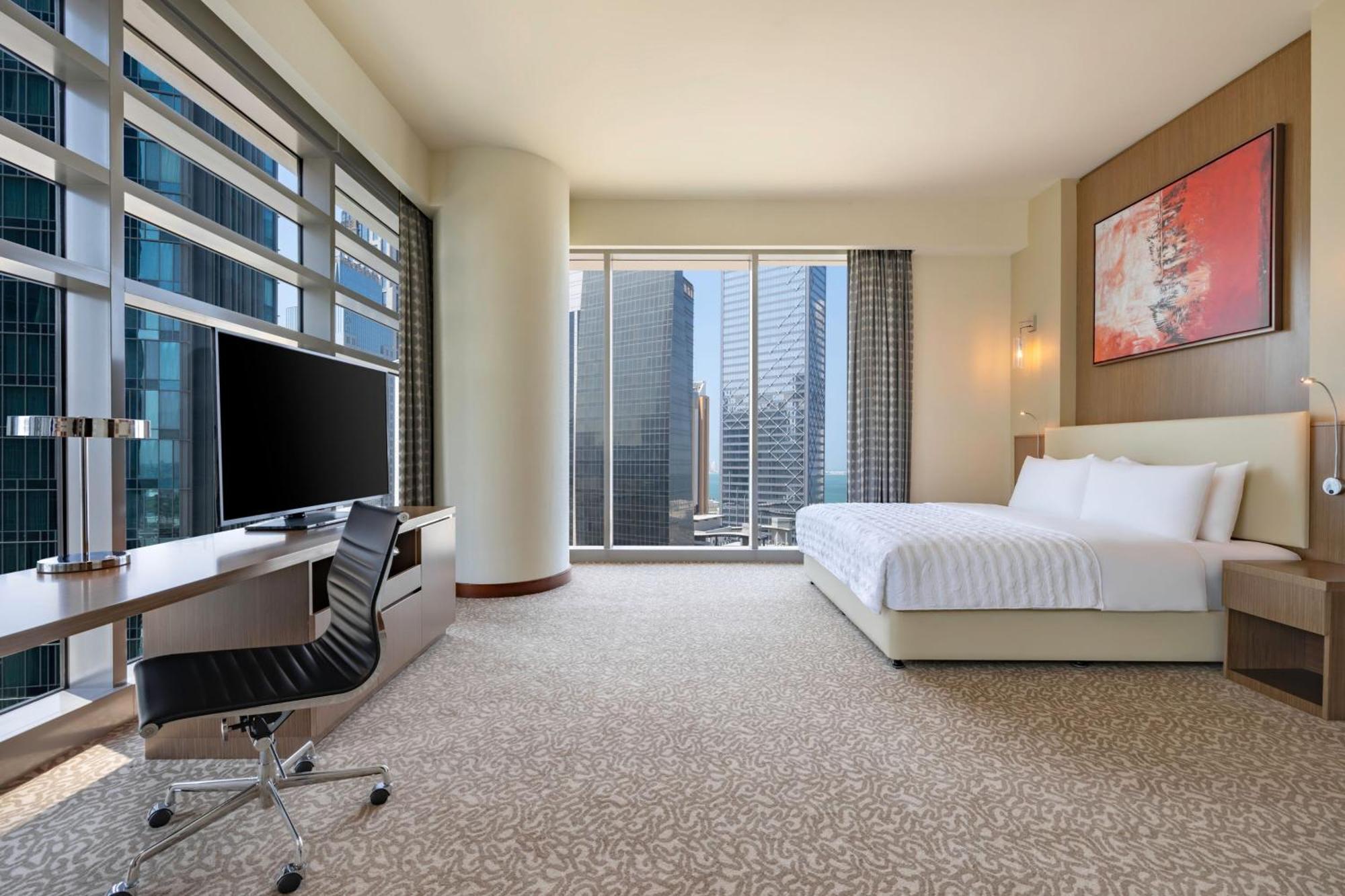 Le Meridien City Center Doha Exterior photo