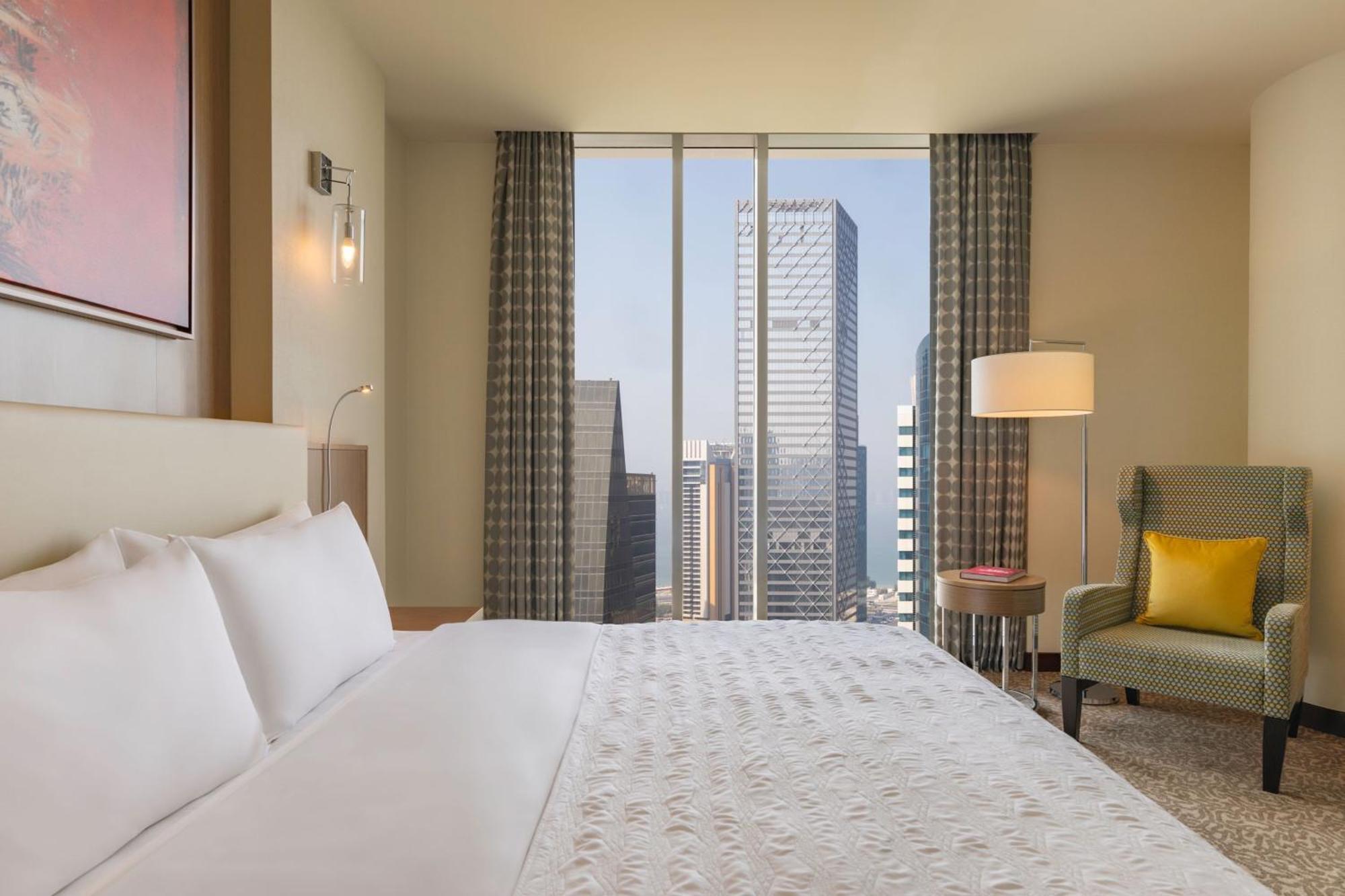 Le Meridien City Center Doha Exterior photo
