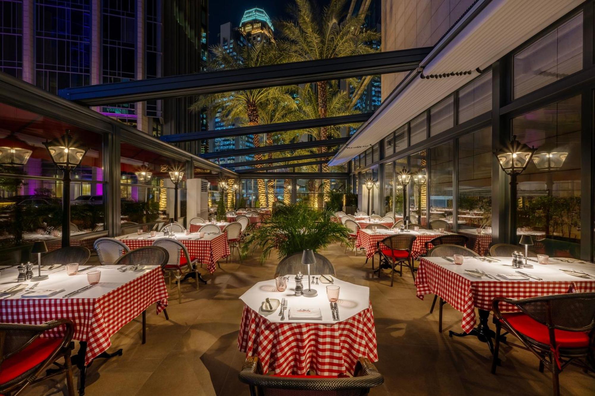 Le Meridien City Center Doha Exterior photo