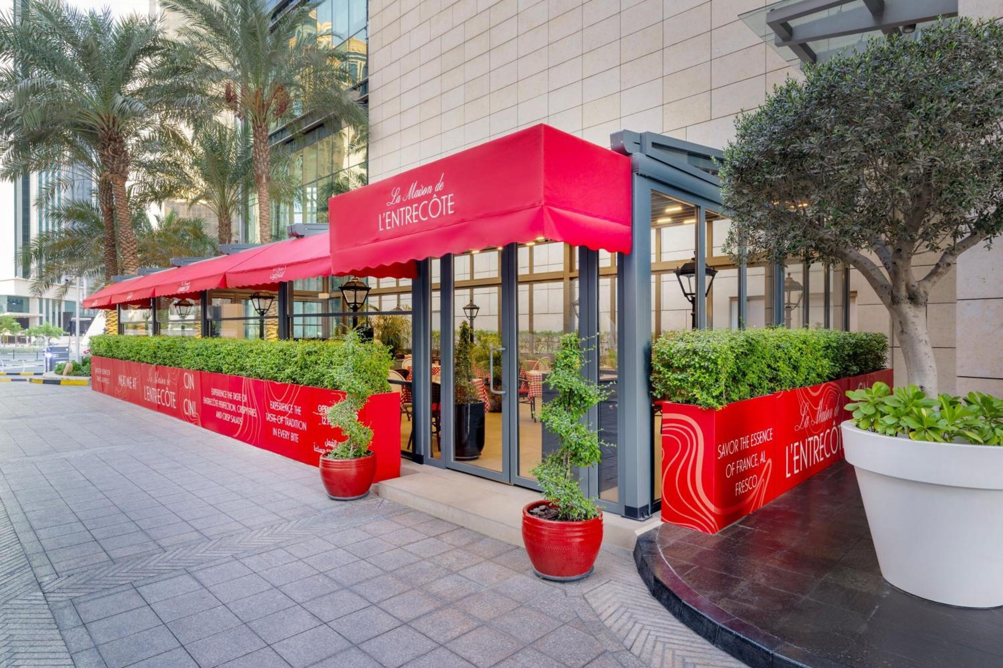 Le Meridien City Center Doha Exterior photo